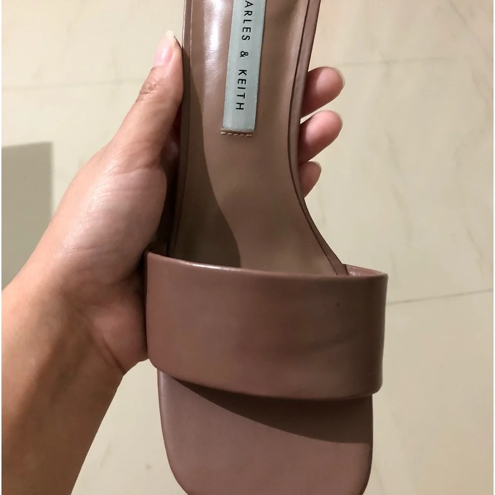 Charles & Keith sandals - Picture 2 of 4